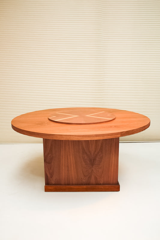 Mesa redonda con plato giratorio